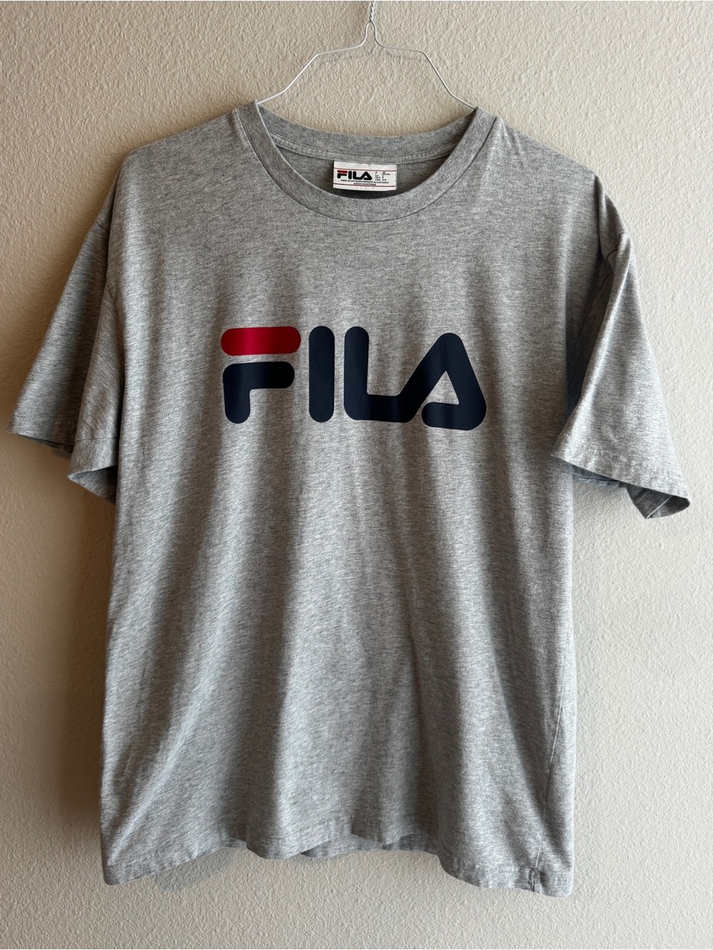 Vintage Y2K FILA Spell Out Logo T-Shirt Gray Menβs Small